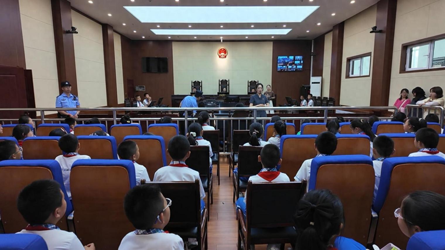 小学生“沉浸式”当审判长!金昌市实验小学这场研学活动让法治教育“活起来”